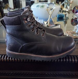 UGG Men's Brown Leather Lace-Up Ankle Boots